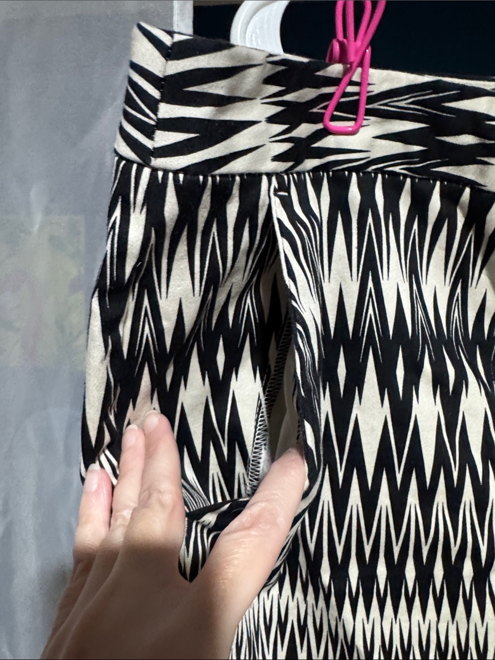 Black & White Geometric Women's Shorts - Picture 4 of 9